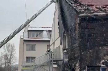 Pożar hotelu w Pokrzywnej. Ewakuowano prawie 100 osób