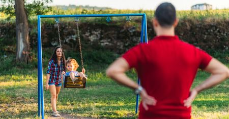 Z tego urlopu korzysta coraz więcej mężczyzn. ZUS: "spory wzrost"