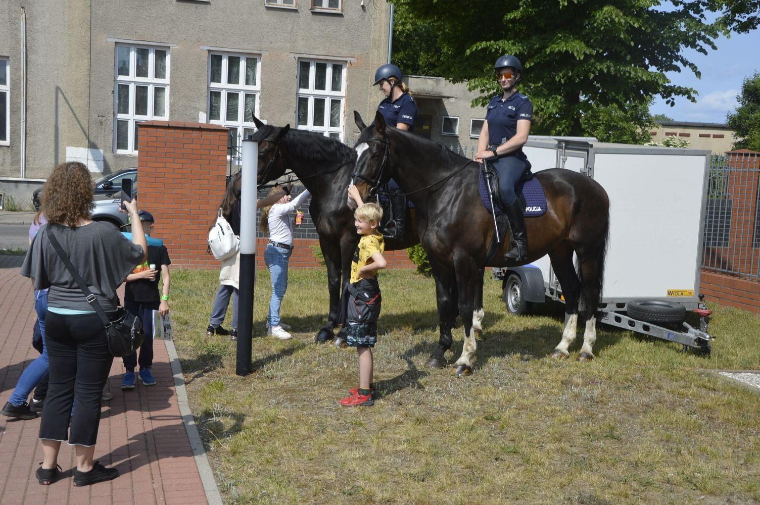 Festyn z okazji Dnia Dziecka na terenie Komendy Powiatowej Policji w Stargardzie.