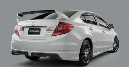 Honda Civic Sedan z firmowym pakietem Mugena