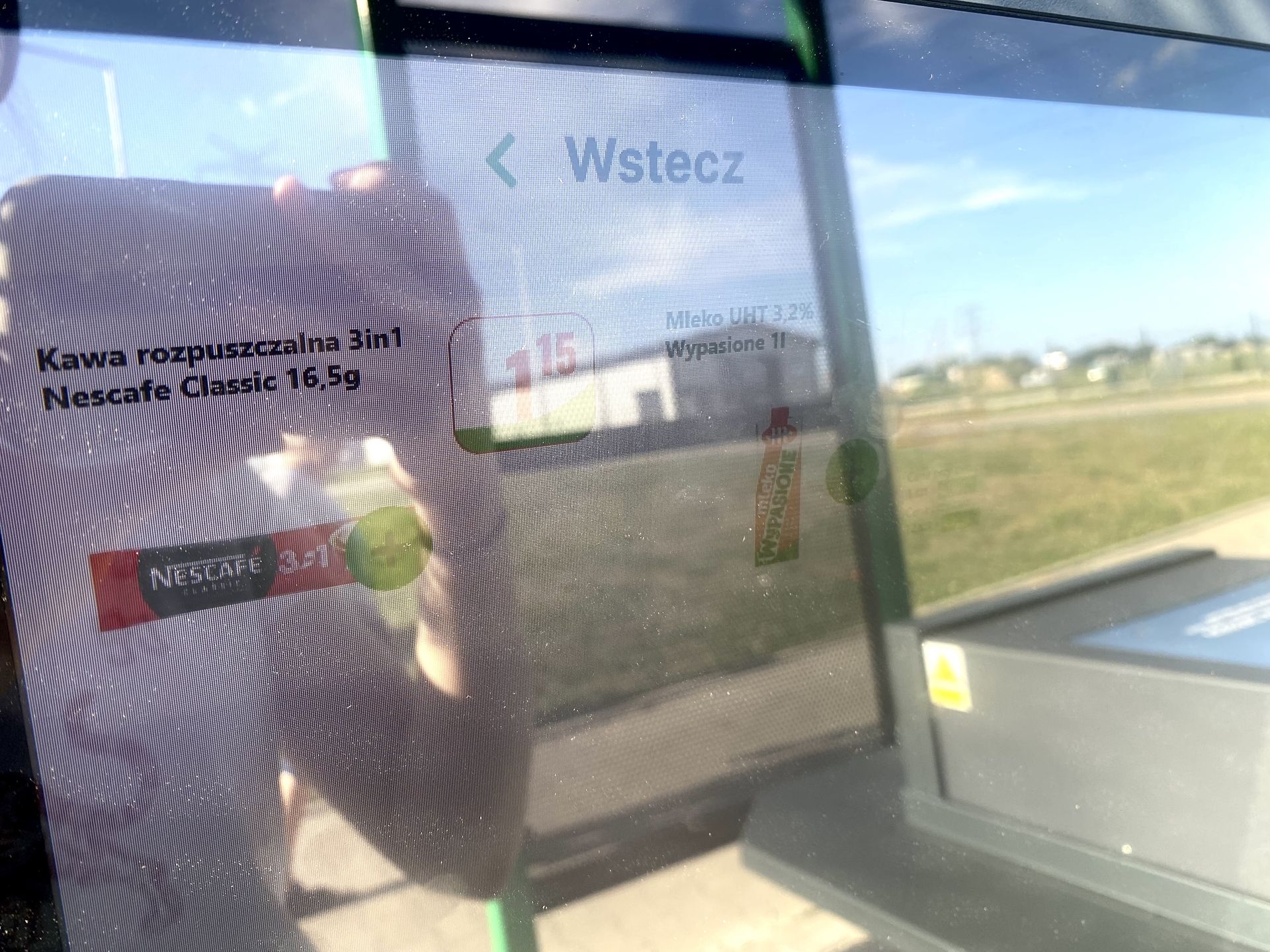 Automatyczny sklep Dino - kawa i mleko