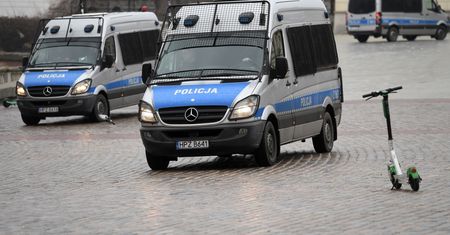 Nowe obostrzenia. Będzie zakaz przemieszczania się? Adam Niedzielski ucina spekulacje