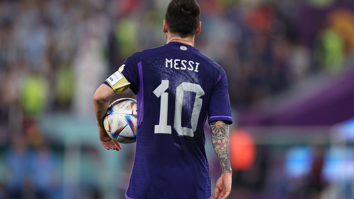 DOHA, QATAR - NOVEMBER 30: Leo Messi of Argentina  during the FIFA World Cup Qatar 2022 Group C match between Poland and Argentina at Stadium 974 on November 30, 2022 in Doha, Qatar. (Photo by Richard Heathcote/Getty Images)