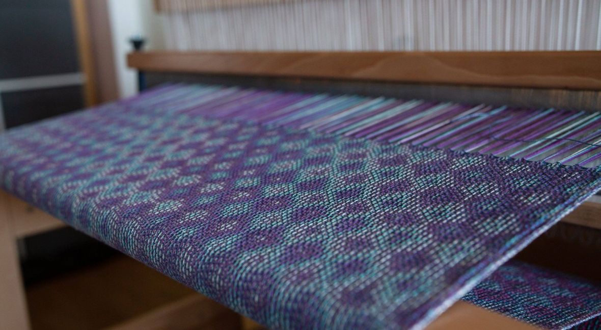 Chusta utkana w domowej manufakturze Moniki i Jakuba 