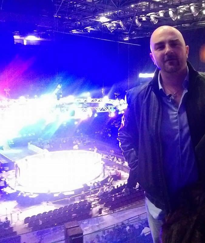 Rafał w czasie koncertu na Arena Manchester 