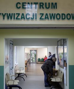 Problemu bezrobocia nie ma. Ale urzędnicy chcą o nim debatować w 4-gwiazdkowym hotelu