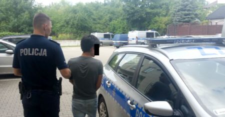 Złodziej spadł z sufitu niemal prosto w ręce pracowników ochrony