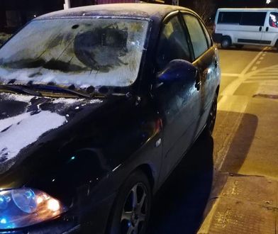 Sochaczew. Potrącił na przejściu matkę z córką. Nic nie widział przez oszronioną szybę