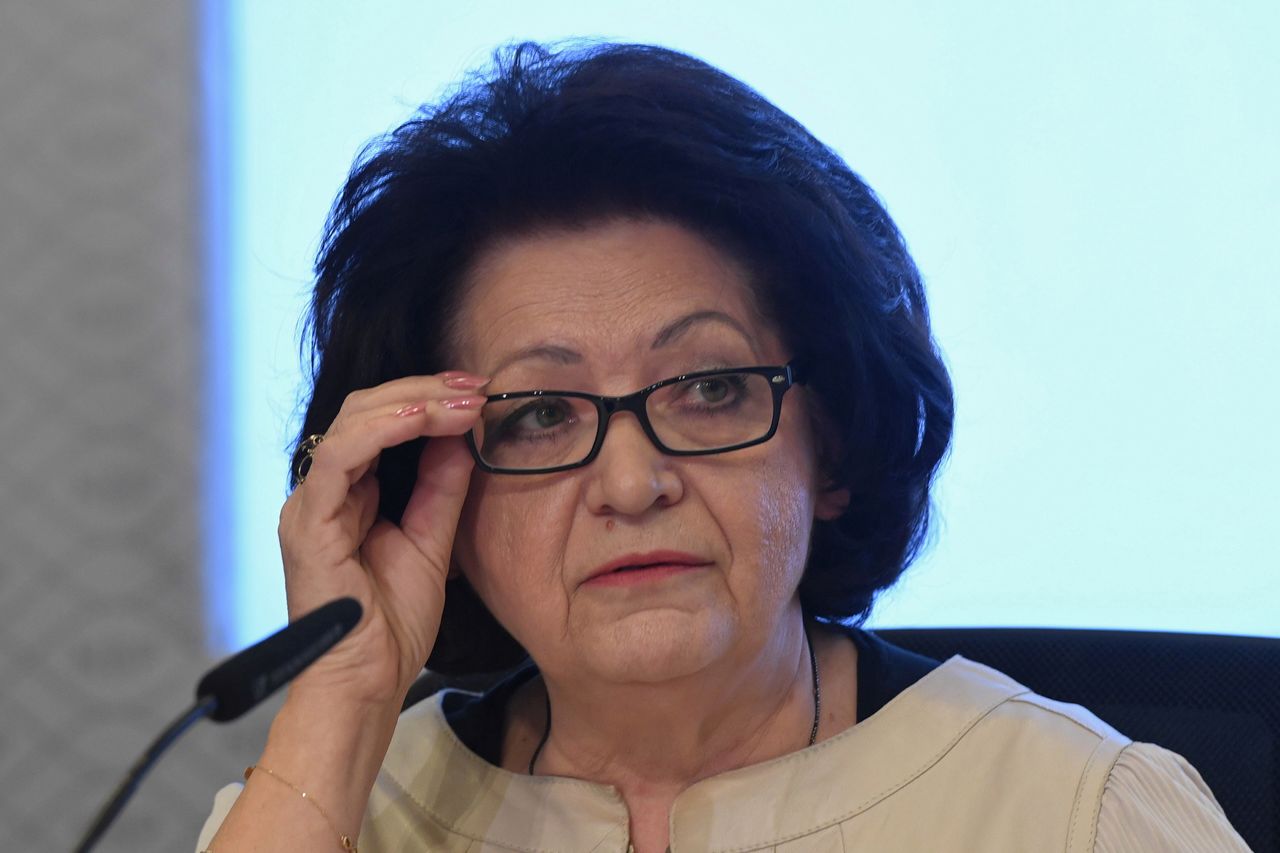 Zarobki w NBP. Ekonomista: dyrektor minęła się z prawdą i to mocno