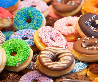 Tłusty Czwartek 2019: pączki tradycyjne, amerykańskie donuty lub gniazdka? Sprawdź, jakie rodzaje pączków oferują cukiernie i sklepy