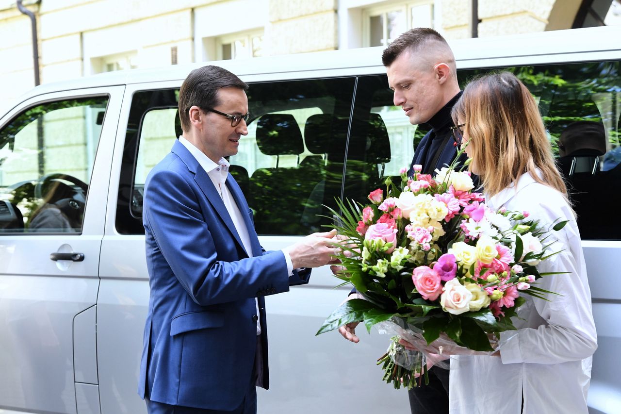 Kraków. Sześcioraczki opuszczają szpital. Relacja na żywo