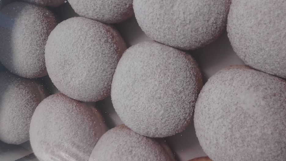 Myślisz, że pączki to mąka, jaja, drożdże, masło, mleko, cukier, nadzienie i woda? Możesz się zdziwić