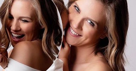 Agnieszka Kaczorowska z córeczką w identycznych kreacjach. Zdjęcia z brzuszkowej sesji aktorki podbiły Instagram