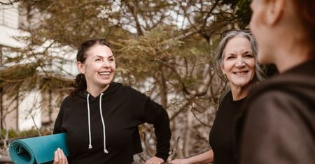 Postmenopauza – kiedy się zaczyna, czym się objawia i ile trwa?
