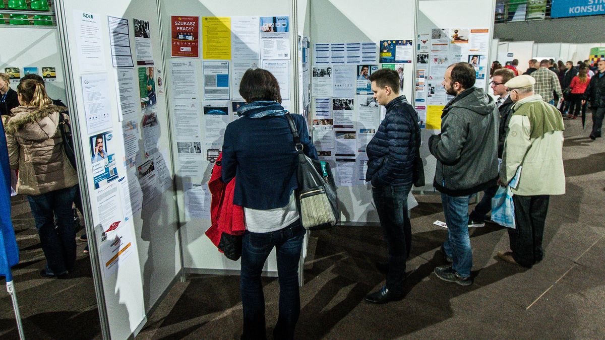 Rekordowa imigracja. O blisko połowę wzrosła liczba wydanych pozwoleń na pracę w Polsce.