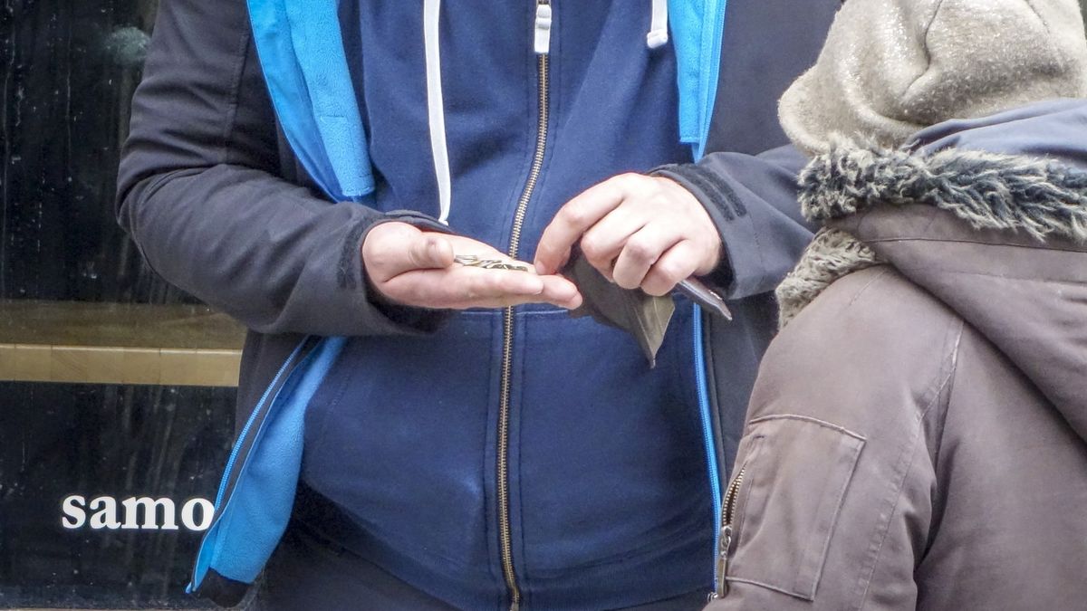 Minimalna pensja w górę o 200 zł. Ekonomiści wymieniają wady projektu