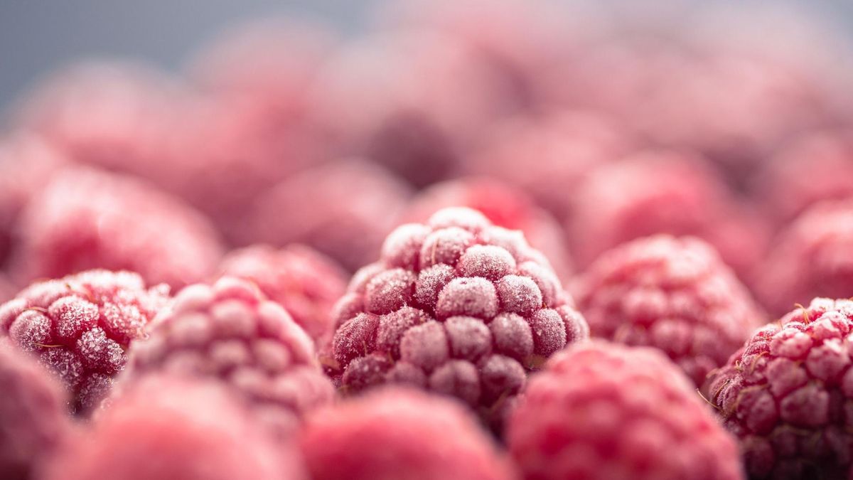 Mrożone owoce są świetną alternatywą dla surowych jesienią i zimą
