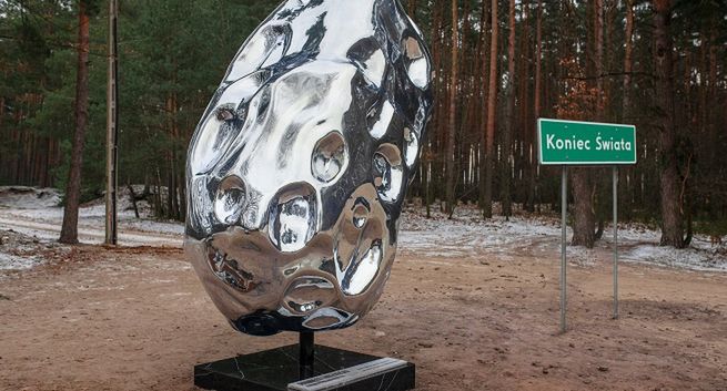 Netflix Pomnikiem Ludzkości w Końcu Świata promuje "Nie patrz w górę"