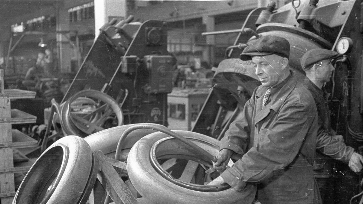 Produkcja w Stomilu Poznań. Zdj. z 1948 r. 