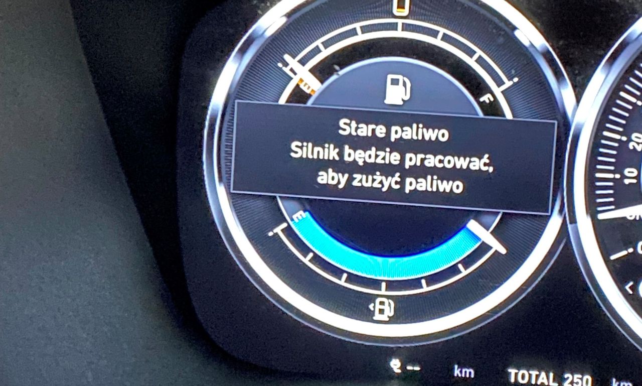 Taki komunikat może pojawić się na wskaźnikach modeli Volvo lub takich, które bazują na technice tej marki