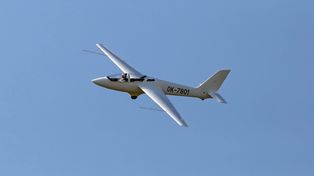 Wypadek szybowca w pobliżu lotniska. Pilot nie żyje