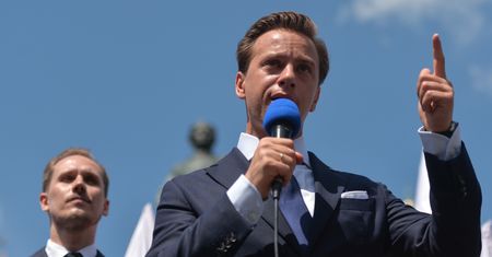 Krzysztof Bosak uderza w projekt ustawy Jarosława Kaczyńskiego. "To jest pomysł absolutnie niekonstytucyjny"