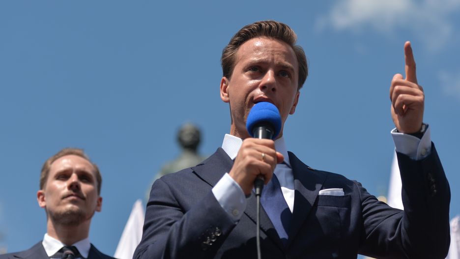 Krzysztof Bosak uderza w Jarosława Kaczyńskiego. Poszło o projekt ustawy ws. zwierząt (Photo by Artur Widak/NurPhoto via Getty Images)