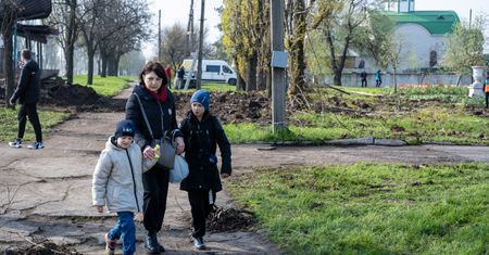 Rosjanie "troszczą się" o dzieci z Ukrainy. I straszą je pracą w Polsce