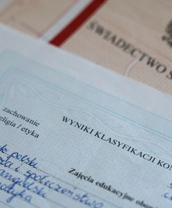 Uczniowie dostali świadectwa z błędem. MEN wyjaśnia, co zrobić