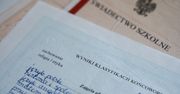 Uczniowie dostali świadectwa z błędem. MEN wyjaśnia, co zrobić
