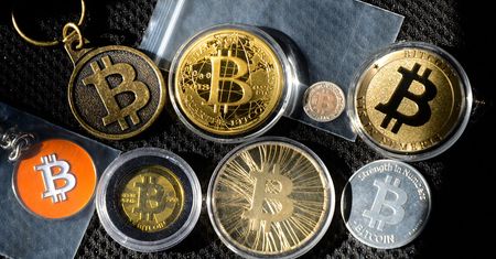 KNF zachęca banki, by zamykały konta osobom handlującymi kryptowalutami