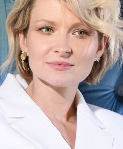 Marieta Żukowska pozuje topless na plaży. Zasłania się tylko muszelkami