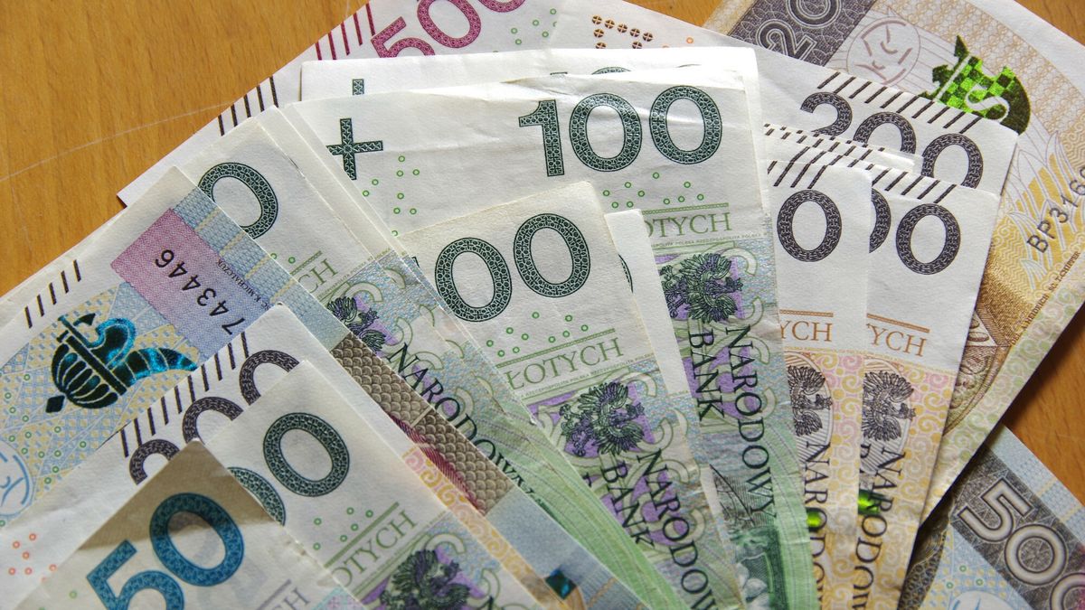 Stock Marek Bazak
PHOTO: ZOFIA I MAREK BAZAK / EAST NEWS 
N/z obliczanie domowego budzetu, miesieczne koszty utrzymania
ZOFIA BAZAK