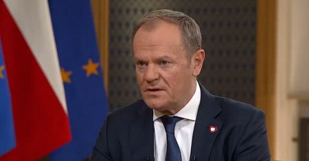 Tusk reaguje na działania Dudy