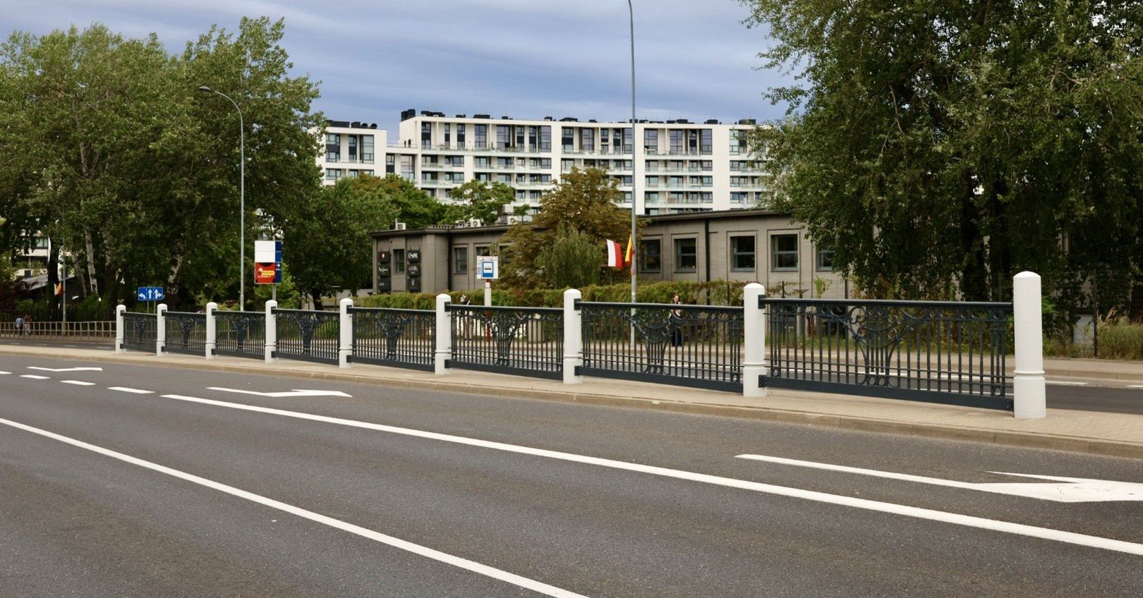 Zabytkowe balustrady wróciły na Powązkowską