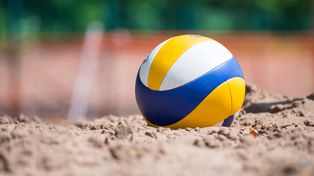W Łowiczu odbył się III Międzypowiatowy Turniej Chłopców i Dziewcząt w Siatkówce Plażowej