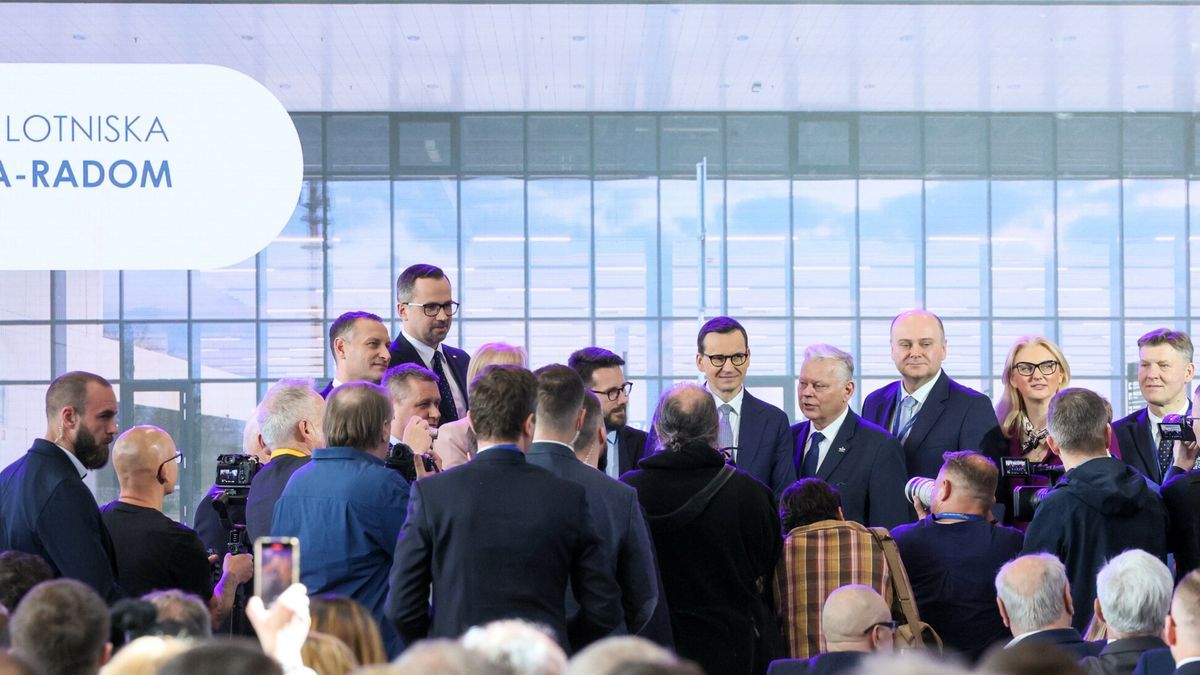 27 kwietnia otwarto nowe lotnisko Warszawa-Radom