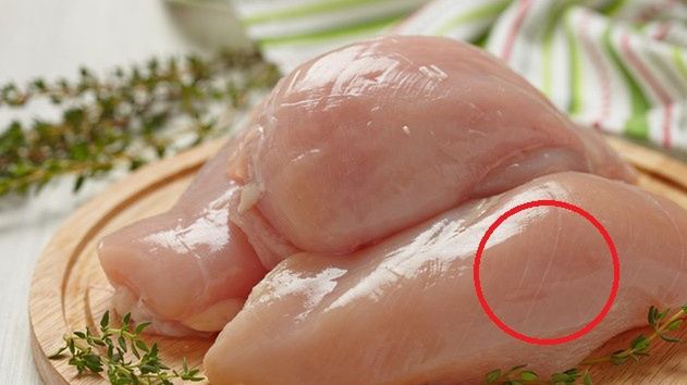 Pręgi na surowym mięsie powinny zwrócić naszą uwagę
