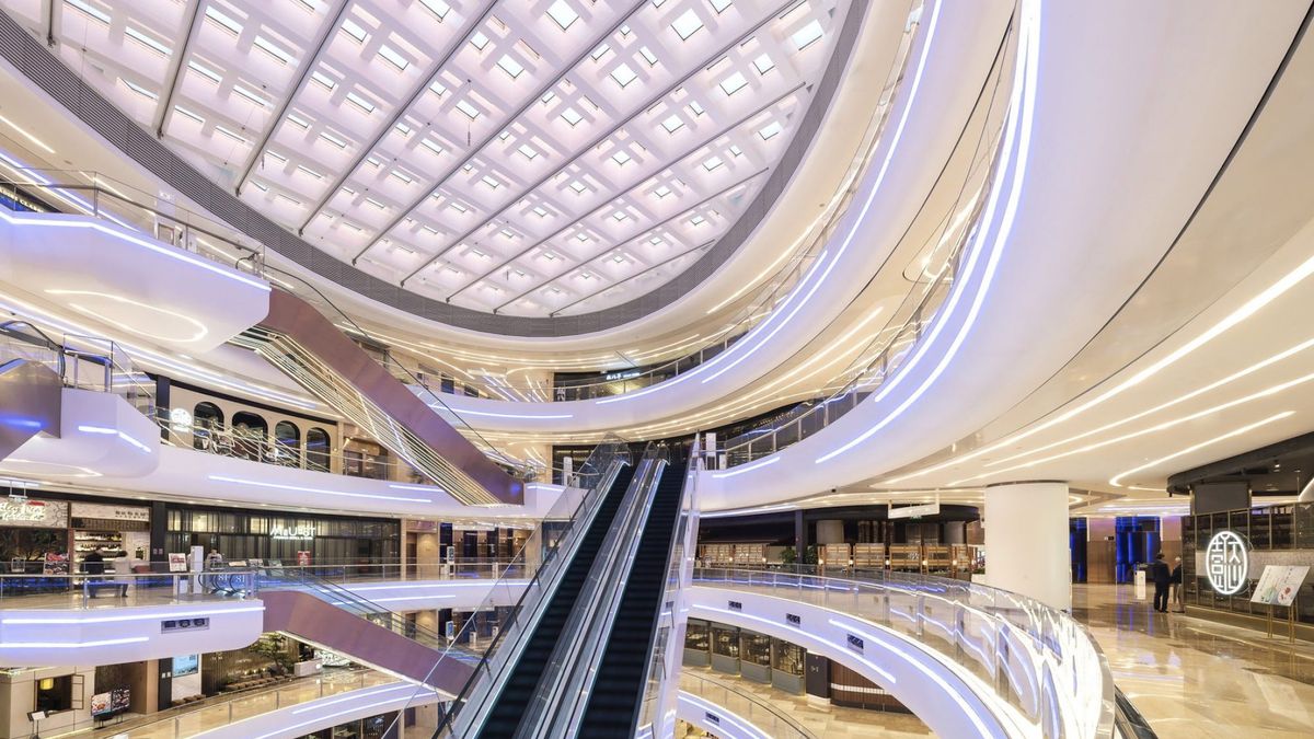 Zdjęcie wnętrza L+ Mall z portfolio projektantów Benoy