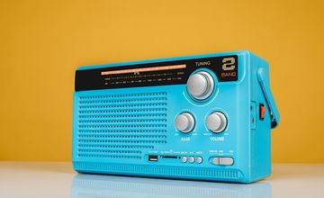 Czego słuchają Polacy? Radio przed muzyką z aplikacji, a smartfon dogania radioobiornik