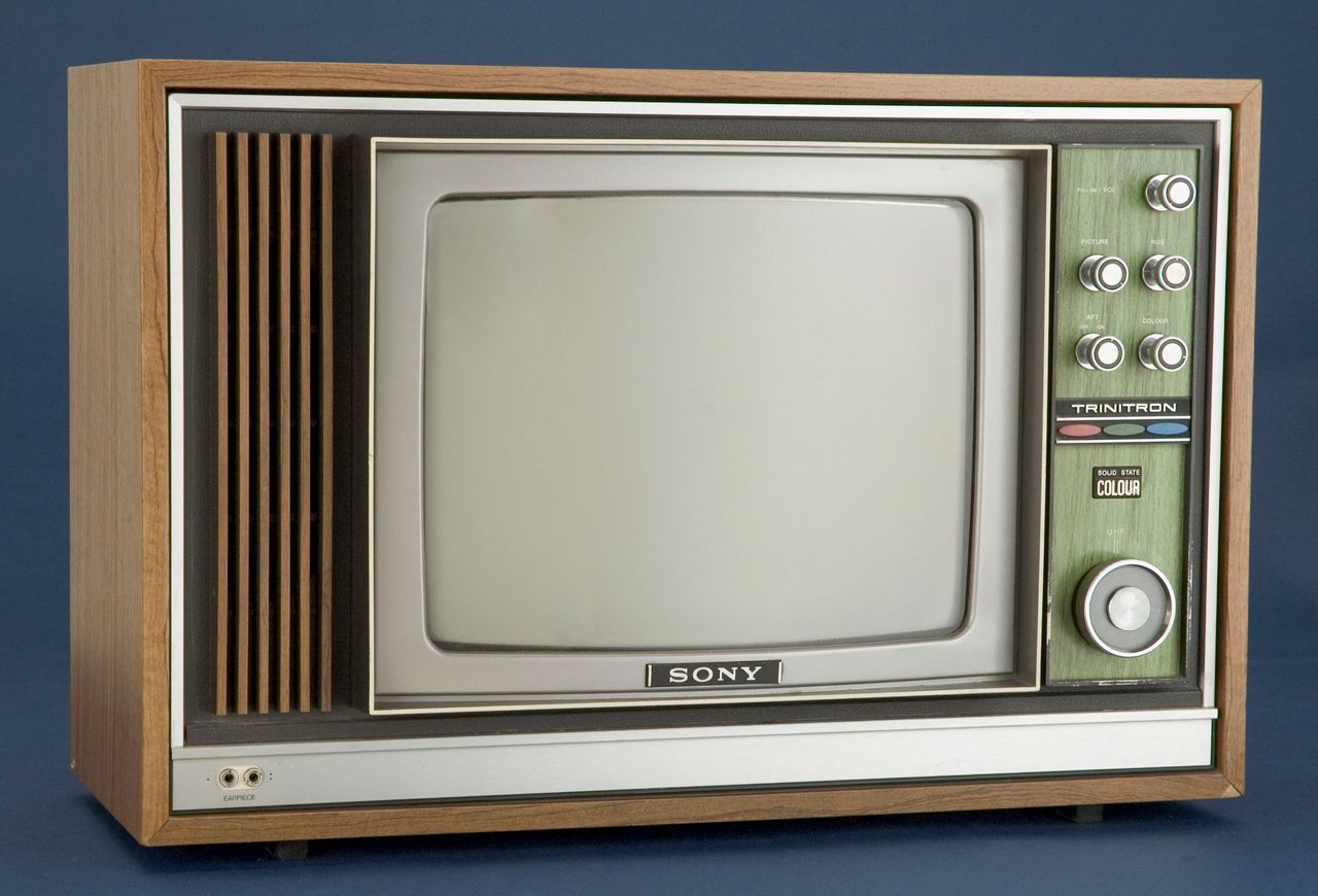 Sony: zobacz 60 lat ewolucji telewizorów. Od ekranów tranzystorowych po 8K