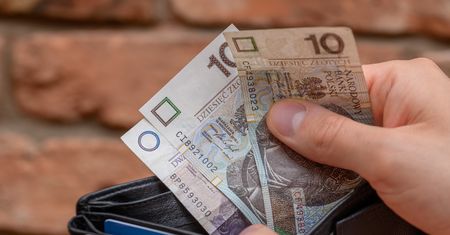 Sprzedawał opony za 600 zł, stracił 7200. Inni dostali garnek i tani zestaw narzędzi