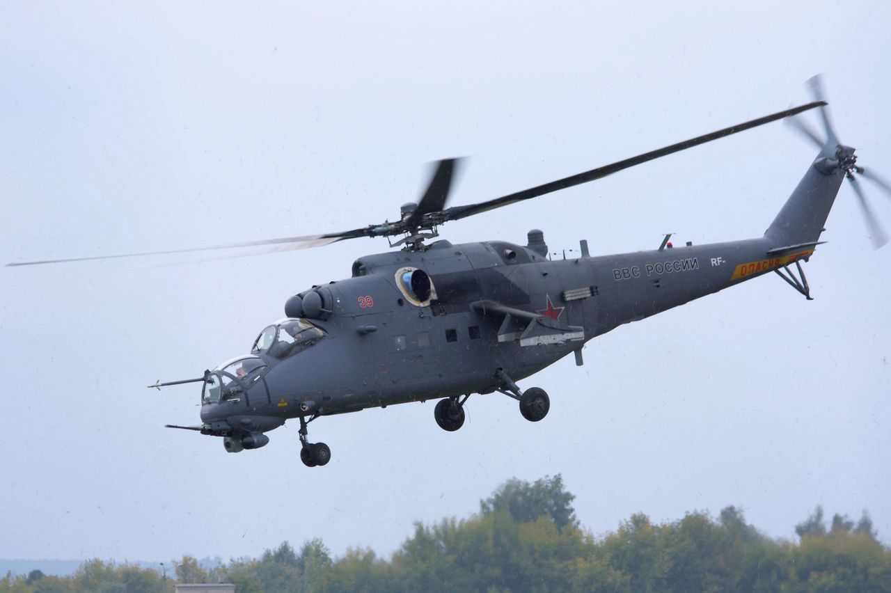 "Latające czołgi" z Czech dla Ukrainy. Mi-35 przeleciały nad Polską