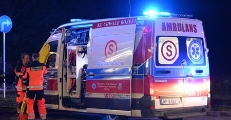 Pożar karetki pogotowia na A4. W środku pacjent