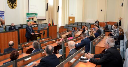 Wrocław. PiS próbuje ratować koalicję. Co wydarzy się w sejmiku?