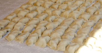 Idealne ciasto na pierogi od gospodyń wiejskich. Zobacz przepisy