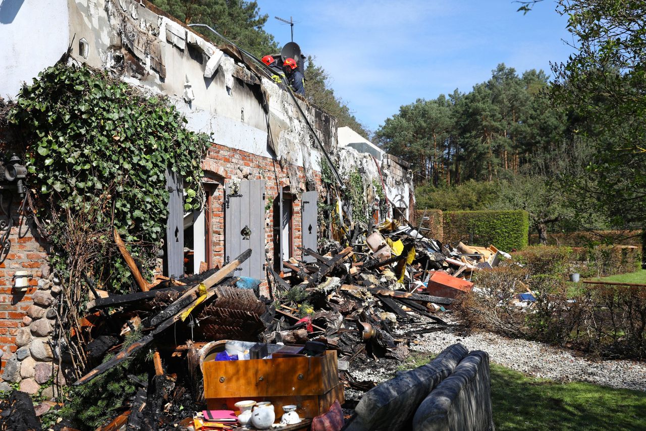 Mazowieckie. Pożar dworku koło Legionowa. Na miejscu 28 zastępów straży pożarnej