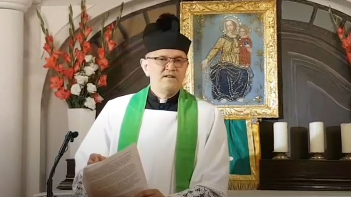 Ksiądz Michał Woźnicki.