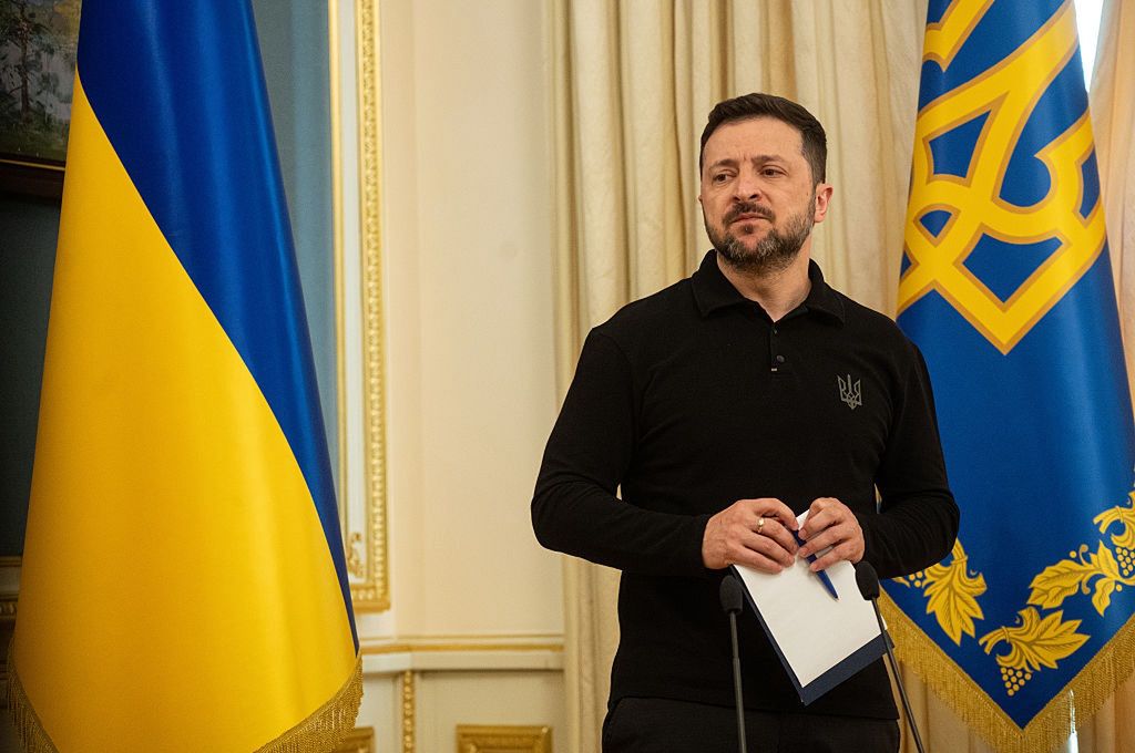 Ukraine and usa sign mineral deal, Parliament to ratify 8 May