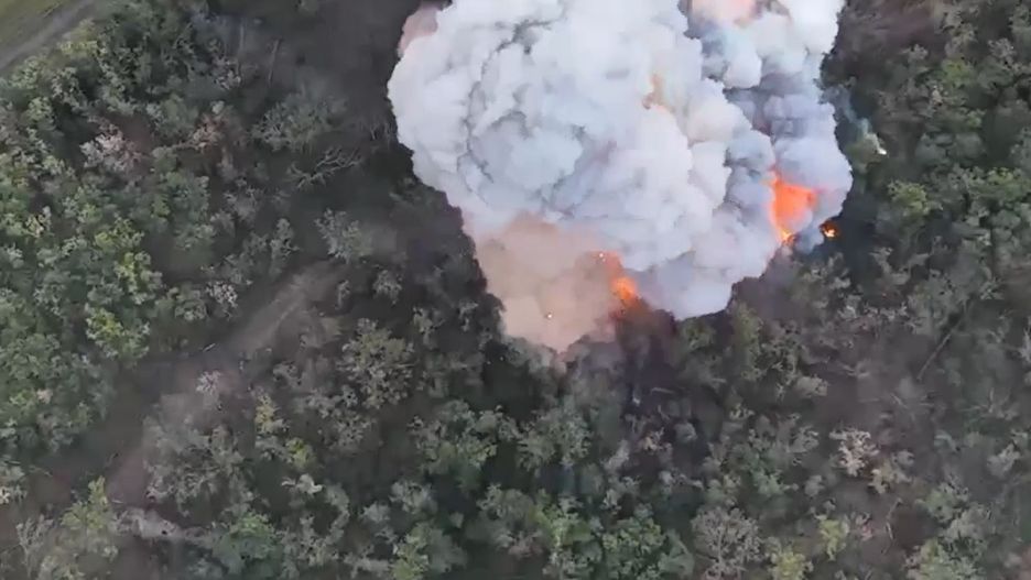 Ukraińska armia zniszczyła pancerny pojazd Rossgwardii. Jest wideo 